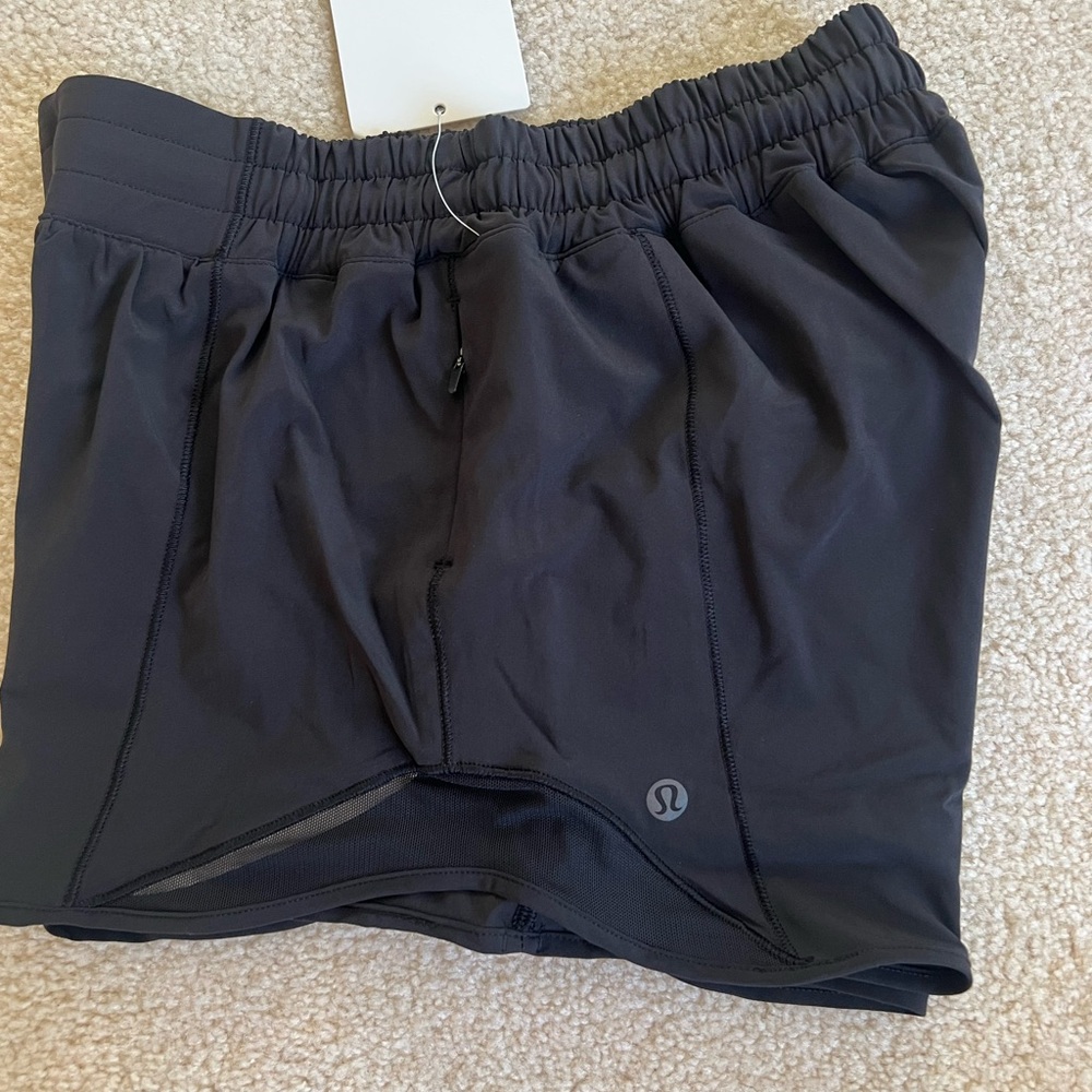 Lululemon Hotty Hot Low Rise Short
